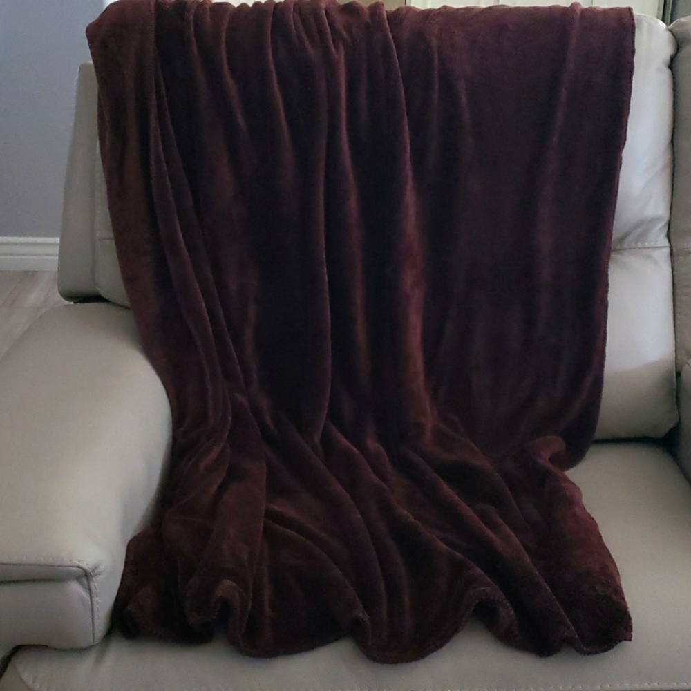 Cozy Chocolate Brown Throw Blanket